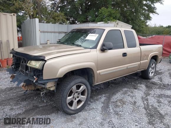 ✅ 2004 Chevrolet Silverado 1500 • VIN: 2GCEK19TX41141087 • Лот: 43495153. Опубликован ранее на IAAI с пробегом 215 113 миль. Бесплатный доступ к архиву аукционных продаж из США и подробный отчёт об истории автомобиля на DreamBid. Изображение 2.