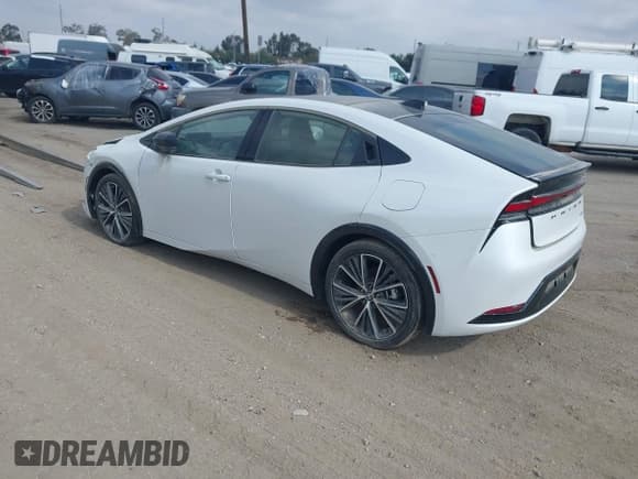 ✅ 2024 Toyota Prius LE • VIN: JTDACAAU8R3016249 • Lot: 41520600. Wystawiony na IAAI z przebiegiem 17 260 mil. Bezpłatny archiwum sprzedaży aukcyjnych z USA i szczegółowy raport historii pojazdu na DreamBid. Zdjęcie 3.