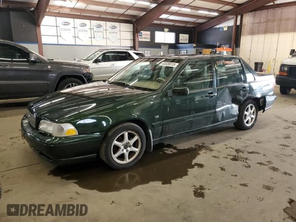 ✅ 2000 Volvo S70 • VIN: YV1LS61J0Y2668599 • Lot: 43539515. Wystawiony na Copart z przebiegiem 114 638 mil. Bezpłatny archiwum sprzedaży aukcyjnych z USA i szczegółowy raport historii pojazdu na DreamBid. Zdjęcie 1.