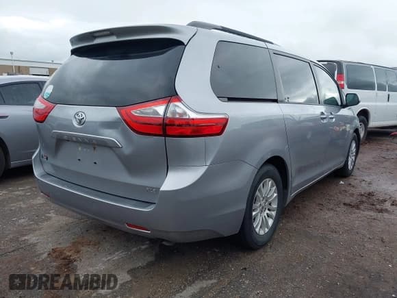 ✅ 2017 Toyota Sienna XLE Auto Access Seat • VIN: 5TDYZ3DC1HS787953 • Lot: 42206288. Listed on IAAI with 153,202 mi. Free auction sales archive from the USA and detailed vehicle history report at DreamBid. Image 4.