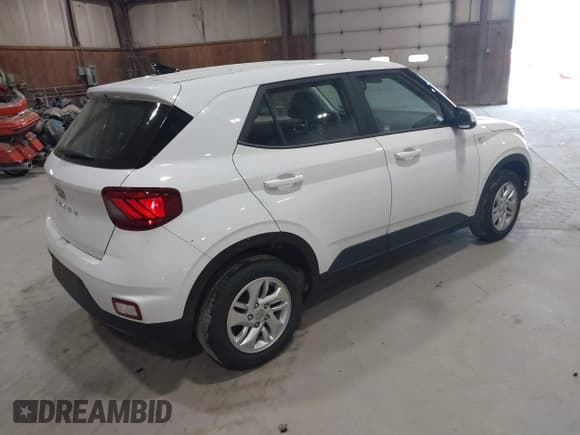 ✅ 2021 Hyundai Venue SE • VIN: KMHRB8A35MU099403 • Lot: 42106478. Listed on IAAI with 29,017 mi. Free auction sales archive from the USA and detailed vehicle history report at DreamBid. Image 4.