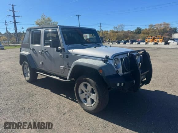 ✅ 2011 Jeep Wrangler Unlimited Sport • VIN: 1J4HA3H16BL500982 • Лот: 89663165. Опубликован ранее на Copart с пробегом 218 615 миль. Бесплатный доступ к архиву аукционных продаж из США и подробный отчёт об истории автомобиля на DreamBid. Изображение 1.