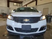 ✅ 2017 Chevrolet Traverse LT • VIN: 1GNKRGKD7HJ151356 • Lot: 71622464. Wystawiony na Copart z przebiegiem 103 073 mil. Bezpłatny archiwum sprzedaży aukcyjnych z USA i szczegółowy raport historii pojazdu na DreamBid. Zdjęcie 5.