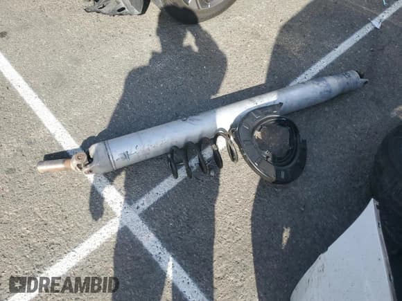 ✅ 2019 Chevrolet Tahoe LS • VIN: 1GNSCAEC6KR153562 • Lot: 82231855. Wystawiony na Copart z przebiegiem 71 474 mil. Bezpłatny archiwum sprzedaży aukcyjnych z USA i szczegółowy raport historii pojazdu na DreamBid. Zdjęcie 13.