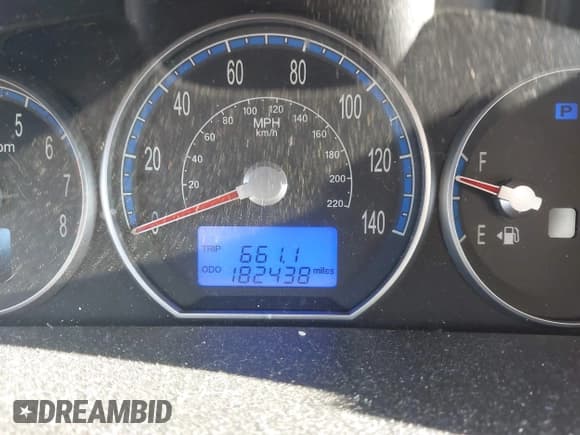 ✅ 2008 Hyundai Santa Fe SE • VIN: 5NMSH13E88H195100 • Лот: 43438919. Опубликован ранее на IAAI с пробегом 182 438 миль. Бесплатный доступ к архиву аукционных продаж из США и подробный отчёт об истории автомобиля на DreamBid. Изображение 7.