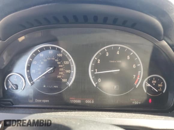 ✅ 2009 BMW 7 Series 750Li • VIN: WBAKB83529CY61276 • Lot: 85723525. Listed on Copart with 110,686 mi. Free auction sales archive from the USA and detailed vehicle history report at DreamBid. Image 9.