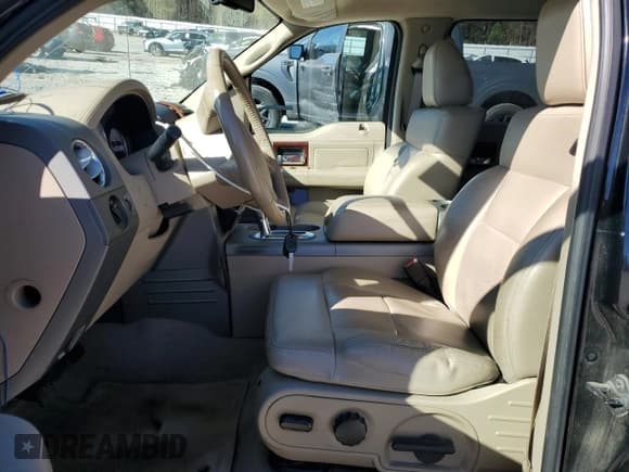 ✅ 2008 Ford F-150 XLT • VIN: 1FTPW12V58FB86994 • Lot: 93088855. Wystawiony na Copart z przebiegiem 270 724 mil. Bezpłatny archiwum sprzedaży aukcyjnych z USA i szczegółowy raport historii pojazdu na DreamBid. Zdjęcie 7.