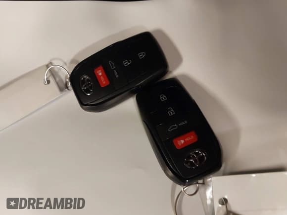 ✅ 2024 Toyota Crown XLE • VIN: JTDAAAAF2R3021468 • Lot: 41622159. Wystawiony na IAAI z przebiegiem 6 120 mil. Bezpłatny archiwum sprzedaży aukcyjnych z USA i szczegółowy raport historii pojazdu na DreamBid. Zdjęcie 11.