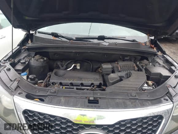 ✅ 2011 Kia Sorento LX • VIN: 5XYKT3A14BG096124 • Lot: 43445665. Wystawiony na IAAI z przebiegiem 156 420 mil. Bezpłatny archiwum sprzedaży aukcyjnych z USA i szczegółowy raport historii pojazdu na DreamBid. Zdjęcie 10.