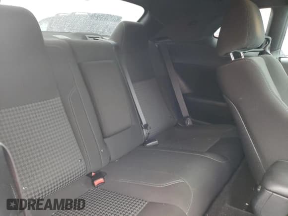 ✅ 2017 Dodge Challenger SXT • VIN: 2C3CDZAG4HH573206 • Lot: 45562223. Wystawiony na Copart z przebiegiem 70 502 mil. Bezpłatny archiwum sprzedaży aukcyjnych z USA i szczegółowy raport historii pojazdu na DreamBid. Zdjęcie 11.