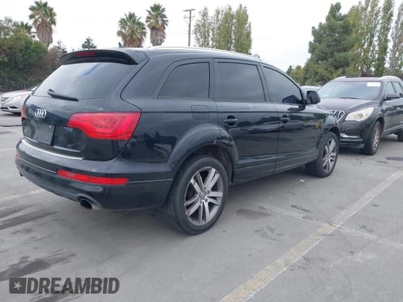 ✅ 2013 Audi Q7 Premium Plus • VIN: WA1LGAFE1DD006092 • Lot: 43387728. Wystawiony na IAAI z przebiegiem 172 208 mil. Bezpłatny archiwum sprzedaży aukcyjnych z USA i szczegółowy raport historii pojazdu na DreamBid. Zdjęcie 4.