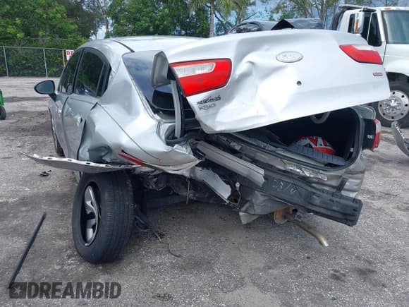 ✅ 2013 Kia Rio LX • VIN: KNADM4A34D6206203 • Lot: 43327198. Wystawiony na IAAI z przebiegiem 88 139 mil. Bezpłatny archiwum sprzedaży aukcyjnych z USA i szczegółowy raport historii pojazdu na DreamBid. Zdjęcie 6.