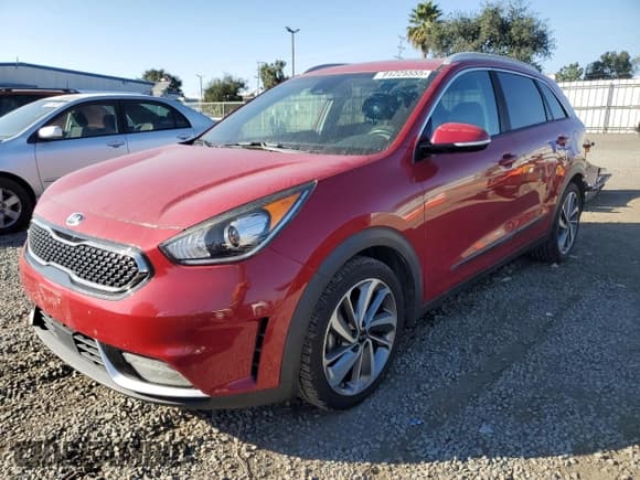 ✅ 2017 Kia Niro Touring • VIN: KNDCE3LC3H5068782 • Lot: 91225555. Wystawiony na Copart z przebiegiem 106 303 mil. Bezpłatny archiwum sprzedaży aukcyjnych z USA i szczegółowy raport historii pojazdu na DreamBid. Zdjęcie 1.