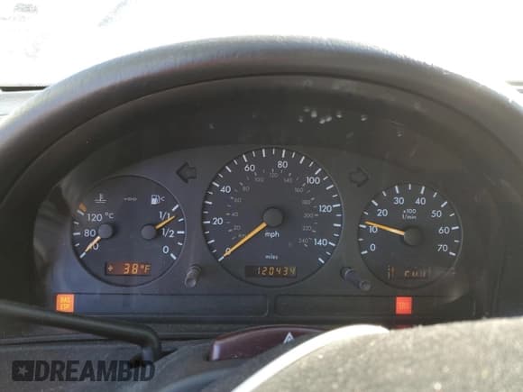 ✅ 2002 Mercedes-Benz M 320/430/500 • VIN: 4JGAB75E12A331867 • Lot: 42372375. Listed on Copart with 120,434 mi. Free auction sales archive from the USA and detailed vehicle history report at DreamBid. Image 9.