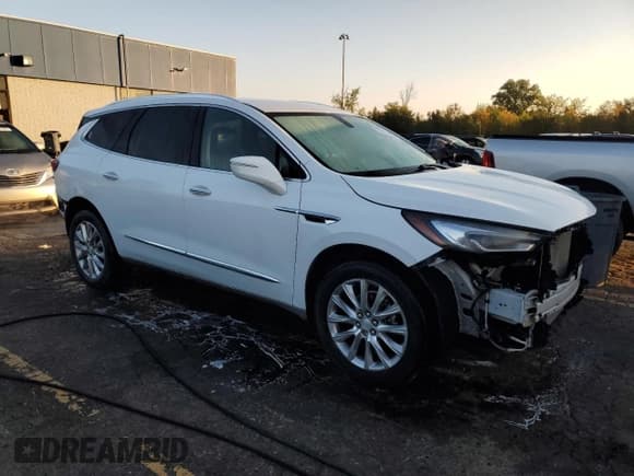 ✅ 2020 Buick Enclave Essence • VIN: 5GAERBKW3LJ328022 • Lot: 80997635. Listed on Copart with 83,630 mi. Free auction sales archive from the USA and detailed vehicle history report at DreamBid. Image 4.