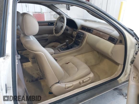 ✅ 1993 Lexus SC • VIN: JT8JZ31C6P0011100 • Lot: 42583758. Wystawiony na IAAI z przebiegiem 169 256 mil. Bezpłatny archiwum sprzedaży aukcyjnych z USA i szczegółowy raport historii pojazdu na DreamBid. Zdjęcie 5.