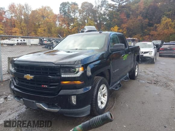 ✅ 2019 Chevrolet Silverado 1500 LT • VIN: 2GCVKPEC4K1177671 • Lot: 43462640. Wystawiony na IAAI z przebiegiem 52 632 mil. Bezpłatny archiwum sprzedaży aukcyjnych z USA i szczegółowy raport historii pojazdu na DreamBid. Zdjęcie 2.