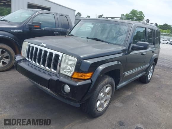 ✅ 2008 Jeep Commander Limited • VIN: 1J8HG58N98C210997 • Лот: 42298540. Опубликован ранее на IAAI с пробегом 133 429 миль. Бесплатный доступ к архиву аукционных продаж из США и подробный отчёт об истории автомобиля на DreamBid. Изображение 2.