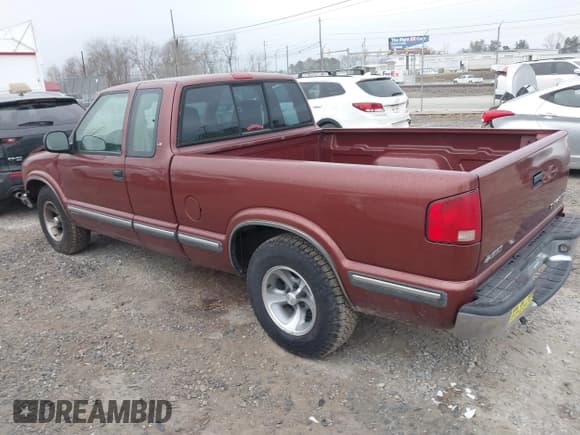 ✅ 1998 Chevrolet S-10 LS • VIN: 1GCCS19X3W8157920 • Лот: 41548498. Опубликован ранее на IAAI с пробегом 130 357 миль. Бесплатный доступ к архиву аукционных продаж из США и подробный отчёт об истории автомобиля на DreamBid. Изображение 3.