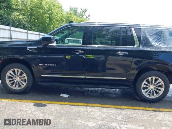 ✅ 2022 GMC Yukon XL SLT • VIN: 1GKS2GKD9NR312210 • Lot: 42646785. Wystawiony na IAAI z przebiegiem 99 276 mil. Bezpłatny archiwum sprzedaży aukcyjnych z USA i szczegółowy raport historii pojazdu na DreamBid. Zdjęcie 14.