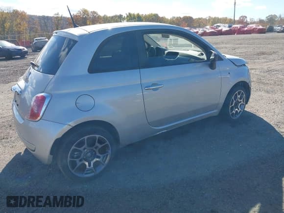 ✅ 2013 FIAT 500 Pop • VIN: 3C3CFFAR4DT526365 • Lot: 43556538. Listed on IAAI with 92,012 mi. Free auction sales archive from the USA and detailed vehicle history report at DreamBid. Image 4.
