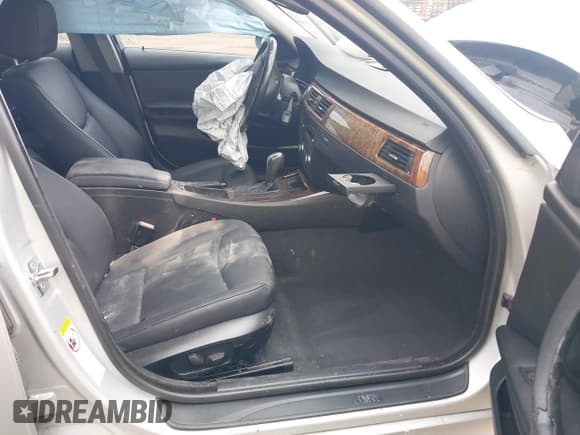 ✅ 2007 BMW 3 Series 328i • VIN: WBAVC535X7FZ77507 • Lot: 42230370. Wystawiony na IAAI z przebiegiem 167 206 mil. Bezpłatny archiwum sprzedaży aukcyjnych z USA i szczegółowy raport historii pojazdu na DreamBid. Zdjęcie 5.