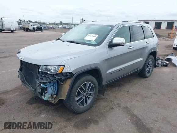 2018 Jeep Grand Cherokee Sterling z VIN 1C4RJFBG3JC138410, wystawiony jako IAAI lot #43242404 z przebiegiem 119 655 mil mil oraz . Historia ofert i sprzedaży dostępna na DreamBid. Obrazek 18.