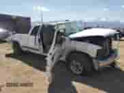 2000 Chevrolet Silverado 2500 LS z VIN 1GCGK29U0YE321495, wystawiony jako Copart lot #52418315 z przebiegiem Nie podano mil oraz Szkoda całkowita • Salvage title. Historia ofert i sprzedaży dostępna na DreamBid. Obrazek 4.