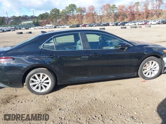 ✅ 2021 Toyota Camry LE • VIN: 4T1C11AK5MU527316 • Lot: 43634541. Wystawiony na IAAI z przebiegiem 16 245 mil. Bezpłatny archiwum sprzedaży aukcyjnych z USA i szczegółowy raport historii pojazdu na DreamBid. Zdjęcie 13.