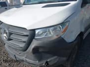 ✅ 2022 Mercedes-Benz Sprinter Cargo • VIN: W1Y4EBHY4NT107174 • Lot: 42467796. Wystawiony na IAAI z przebiegiem 17 830 mil. Bezpłatny archiwum sprzedaży aukcyjnych z USA i szczegółowy raport historii pojazdu na DreamBid. Zdjęcie 6.