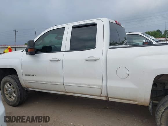 ✅ 2015 Chevrolet Silverado 2500HD LT • VIN: 1GC2KVEG8FZ544983 • Lot: 42264875. Wystawiony na IAAI z przebiegiem 186 478 mil. Bezpłatny archiwum sprzedaży aukcyjnych z USA i szczegółowy raport historii pojazdu na DreamBid. Zdjęcie 15.