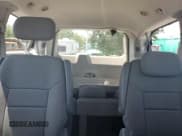 ✅ 2010 Chrysler Town & Country LX • VIN: 2A4RR2D12AR463996 • Lot: 64144025. Wystawiony na Copart z przebiegiem 179 794 mil. Bezpłatny archiwum sprzedaży aukcyjnych z USA i szczegółowy raport historii pojazdu na DreamBid. Zdjęcie 10.