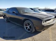 ✅ 2010 Dodge Challenger SE • VIN: 2B3CJ4DV1AH103496 • Lot: 87010934. Wystawiony na Copart z przebiegiem 190 016 mil. Bezpłatny archiwum sprzedaży aukcyjnych z USA i szczegółowy raport historii pojazdu na DreamBid. Zdjęcie 4.