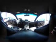 ✅ 2014 Hyundai Genesis Coupe Ultimate • VIN: KMHHU6KJ0EU119484 • Lot: 42589882. Wystawiony na IAAI z przebiegiem 96 957 mil. Bezpłatny archiwum sprzedaży aukcyjnych z USA i szczegółowy raport historii pojazdu na DreamBid. Zdjęcie 18.