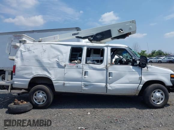 ✅ 2013 Ford E-Series Commercial • VIN: 1FDSE3EL1DDB34475 • Lot: 42700692. Listed on IAAI with 45,309 mi. Free auction sales archive from the USA and detailed vehicle history report at DreamBid. Image 18.