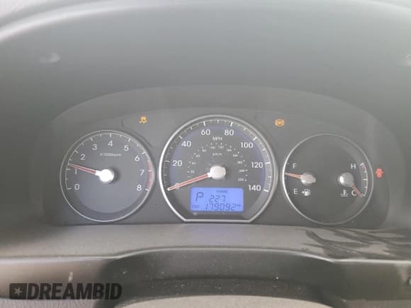 ✅ 2010 Hyundai Santa Fe GLS • VIN: 5NMSG3AB5AH354250 • Лот: 92708015. Опубликован ранее на Copart с пробегом 179 092 миль. Бесплатный доступ к архиву аукционных продаж из США и подробный отчёт об истории автомобиля на DreamBid. Изображение 9.