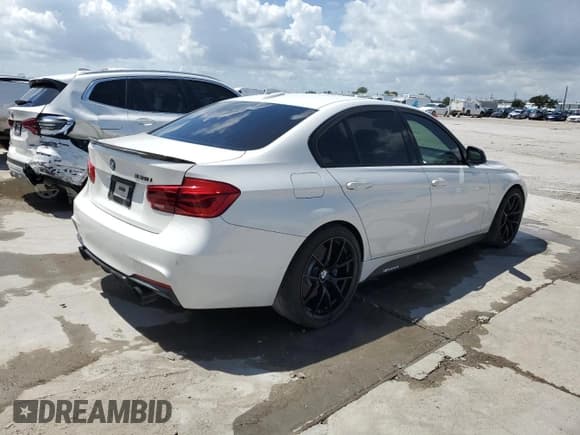✅ 2013 BMW 3 Series 335i • VIN: WBA3A9G59DNP37509 • Lot: 64173675. Listed on Copart with 130,309 mi. Free auction sales archive from the USA and detailed vehicle history report at DreamBid. Image 3.