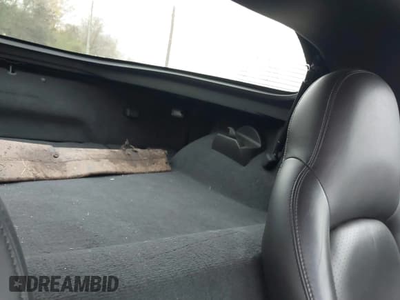 ✅ 2005 Chevrolet Corvette • VIN: 1G1YY24U355136792 • Lot: 43583636. Wystawiony na IAAI z przebiegiem 40 576 mil. Bezpłatny archiwum sprzedaży aukcyjnych z USA i szczegółowy raport historii pojazdu na DreamBid. Zdjęcie 8.