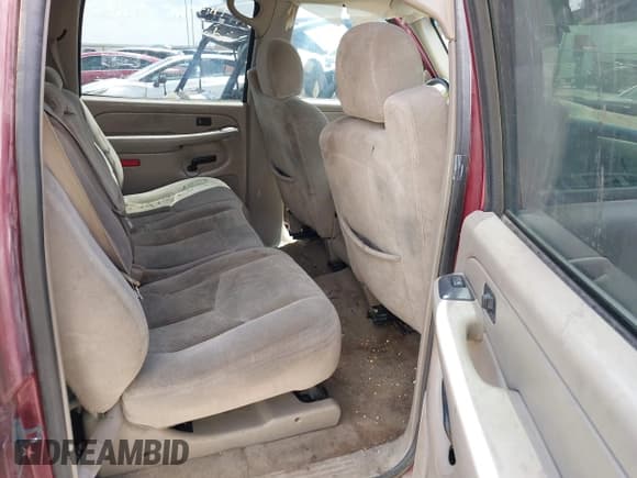 ✅ 2004 Chevrolet Suburban LT • VIN: 1GNEC16Z74J171053 • Lot: 42574311. Listed on IAAI with 169,582 mi. Free auction sales archive from the USA and detailed vehicle history report at DreamBid. Image 8.
