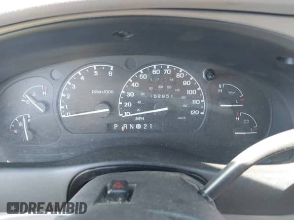 1997 Ford Explorer XL z VIN 1FMDU32EXVUA67202, wystawiony jako IAAI lot #43411217 z przebiegiem 152 951 mil mil oraz . Historia ofert i sprzedaży dostępna na DreamBid. Obrazek 7.