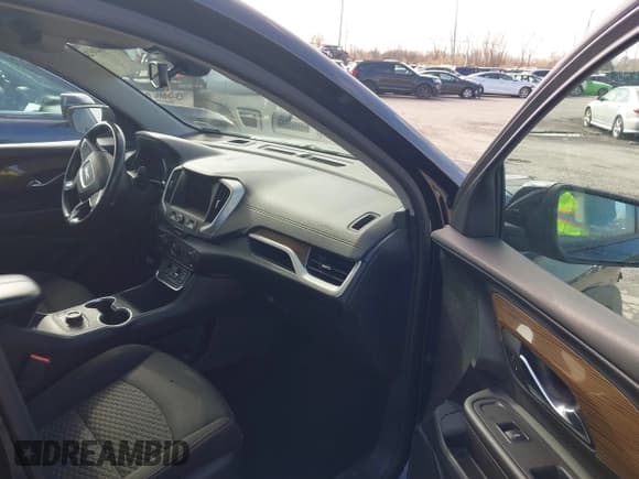 ✅ 2020 GMC Terrain SLE • VIN: 3GKALMEV2LL305888 • Lot: 43649924. Wystawiony na IAAI z przebiegiem 63 740 mil. Bezpłatny archiwum sprzedaży aukcyjnych z USA i szczegółowy raport historii pojazdu na DreamBid. Zdjęcie 5.