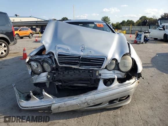 ✅ 2002 Mercedes-Benz CLK 320/430 • VIN: WDBLJ65G92F200425 • Lot: 71069505. Listed on Copart with 151,450 mi. Free auction sales archive from the USA and detailed vehicle history report at DreamBid. Image 5.