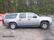 ✅ 2008 Chevrolet Suburban LTZ • VIN: 1GNFC160X8J209533 • Лот: 43556591. Опубликован ранее на IAAI с пробегом 117 108 миль. Бесплатный доступ к архиву аукционных продаж из США и подробный отчёт об истории автомобиля на DreamBid. Изображение 13.