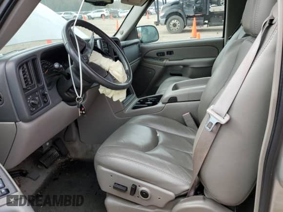 2004 Chevrolet Suburban LT с VIN 3GNEC16ZX4G288207, выставлен на аукционе Copart как лот 85116434 с пробегом Не указан миль и Чистый • Clean title. История ставок и продаж доступна на DreamBid. Изображение 7.