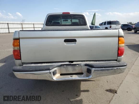 ✅ 2004 Toyota Tacoma • VIN: 5TEVL52N84Z417102 • Lot: 81781515. Wystawiony na Copart z przebiegiem 291 660 mil. Bezpłatny archiwum sprzedaży aukcyjnych z USA i szczegółowy raport historii pojazdu na DreamBid. Zdjęcie 6.