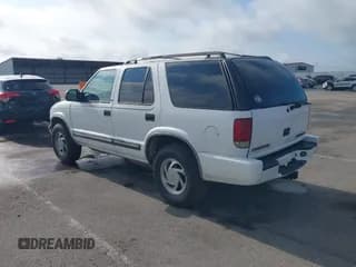 ✅ 2001 Chevrolet Blazer LT • VIN: 1GNDT13W912206512 • Lot: 42752143. Wystawiony na IAAI z przebiegiem 218 600 mil. Bezpłatny archiwum sprzedaży aukcyjnych z USA i szczegółowy raport historii pojazdu na DreamBid. Zdjęcie 3.