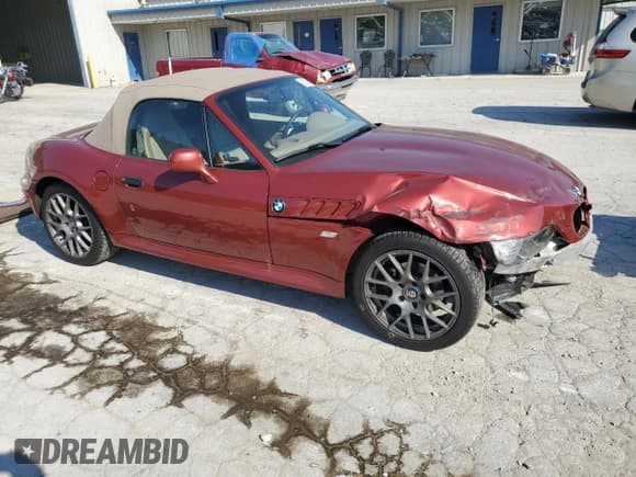✅ 2000 BMW Z3 2.5 • VIN: WBACH9348YLF90791 • Lot: 60079894. Wystawiony na Copart z przebiegiem 28 043 mil. Bezpłatny archiwum sprzedaży aukcyjnych z USA i szczegółowy raport historii pojazdu na DreamBid. Zdjęcie 4.