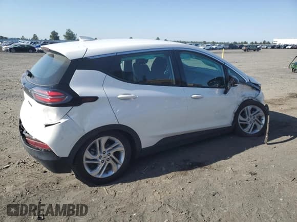 ✅ 2023 Chevrolet Bolt EV 1LT • VIN: 1G1FW6S03P4127748 • Lot: 55466605. Wystawiony na Copart z przebiegiem 10 499 mil. Bezpłatny archiwum sprzedaży aukcyjnych z USA i szczegółowy raport historii pojazdu na DreamBid. Zdjęcie 3.