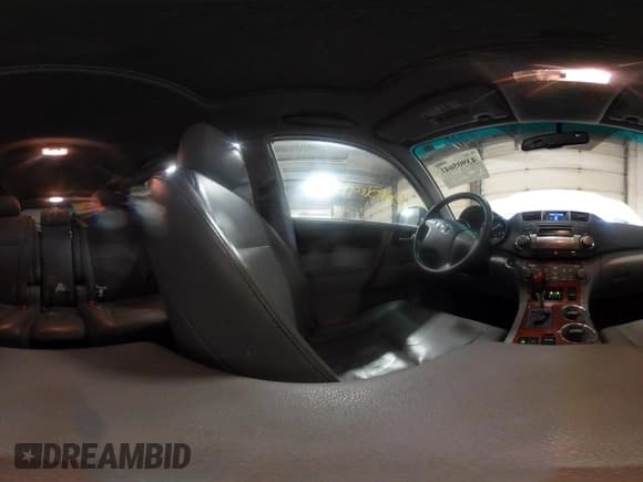 ✅ 2010 Toyota Highlander Limited • VIN: 5TDDK3EH1AS040114 • Lot: 43905641. Listed on IAAI with 240,905 mi. Free auction sales archive from the USA and detailed vehicle history report at DreamBid. Image 19.