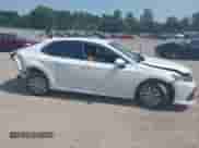 2022 Toyota Camry Hybrid LE z VIN 4T1C31AK2NU591549, wystawiony jako IAAI lot #42499072 z przebiegiem 55 882 mil mil oraz . Historia ofert i sprzedaży dostępna na DreamBid. Obrazek 13.